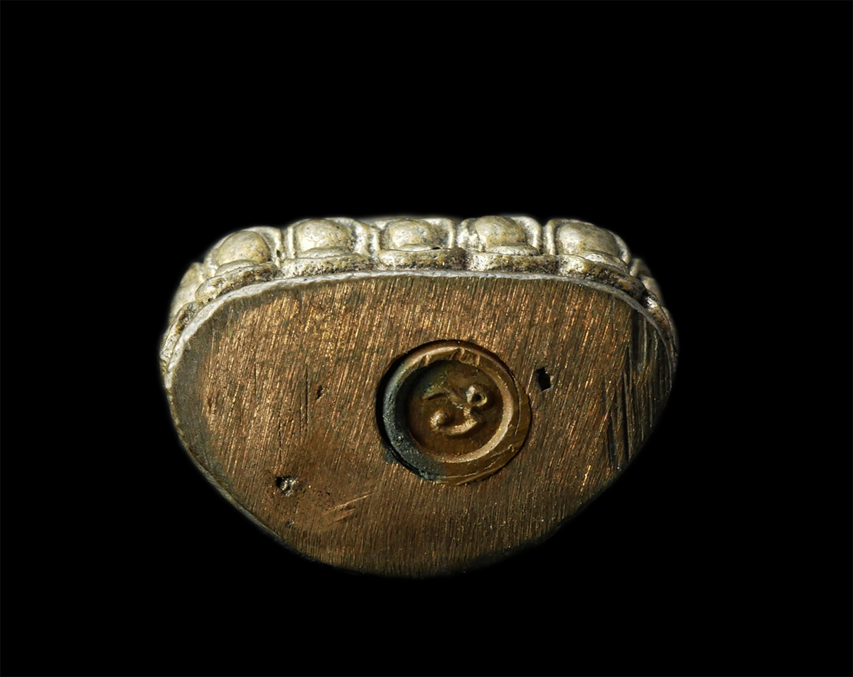 2569-03-04 (143)ap.jpg - พระกริ่งจันทรังษีเสาร์ 5 (วัดอาน) วัดบางแม่หม้าย ต.บางใหญ่ อ.บางปลาม้า จ.สุพรรณบุรี ปี2540 หลวงพ่อบุญโปรด ธมฺมธีโร(พระครูโสภิตสุตการ) สร้าง เนื้อโลหะผ [..] | https://kamulet.in.th